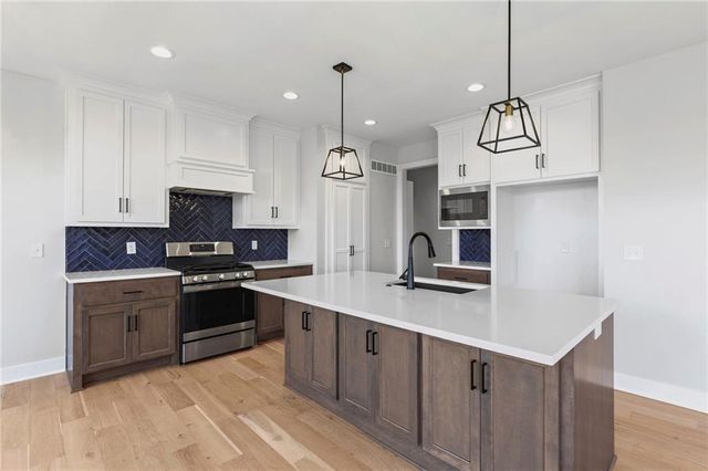 21103 W 186th Terrace, Spring Hill, KS 66083