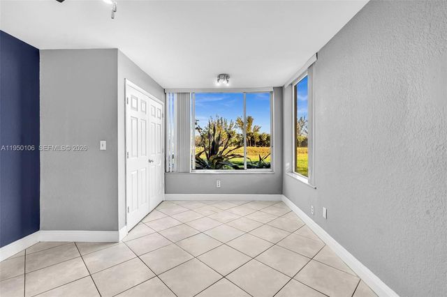 2881 N Oakland Forest Dr 113, Oakland Park, FL 33309