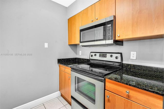 2881 N Oakland Forest Dr 113, Oakland Park, FL 33309