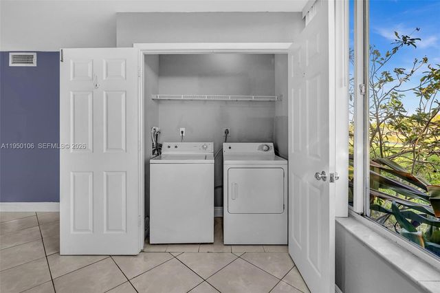 2881 N Oakland Forest Dr 113, Oakland Park, FL 33309