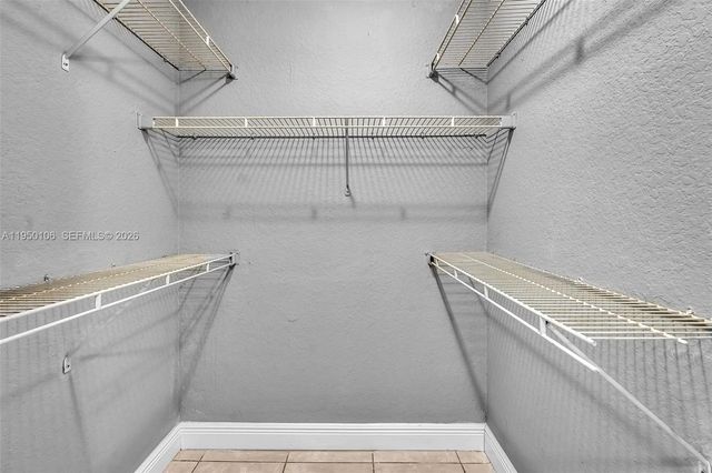 2881 N Oakland Forest Dr 113, Oakland Park, FL 33309