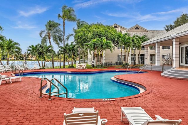 2881 N Oakland Forest Dr 113, Oakland Park, FL 33309