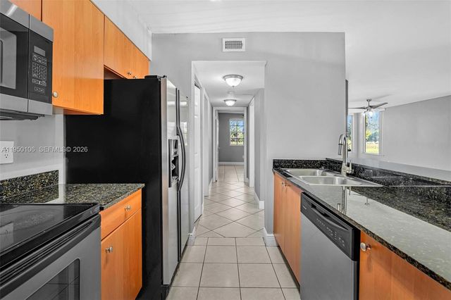 2881 N Oakland Forest Dr 113, Oakland Park, FL 33309