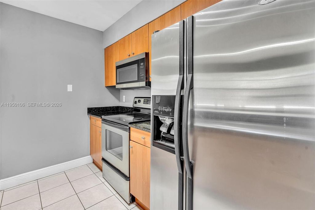 2881 N Oakland Forest Dr 113, Oakland Park, FL 33309