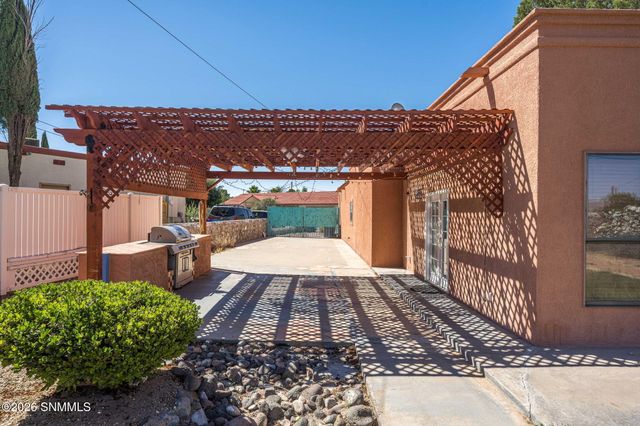 4046 Lilac Drive, Las Cruces, NM 88005