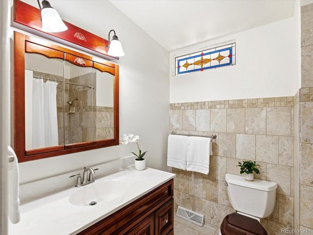 6852 S Greenwood Street, Littleton, CO 80120