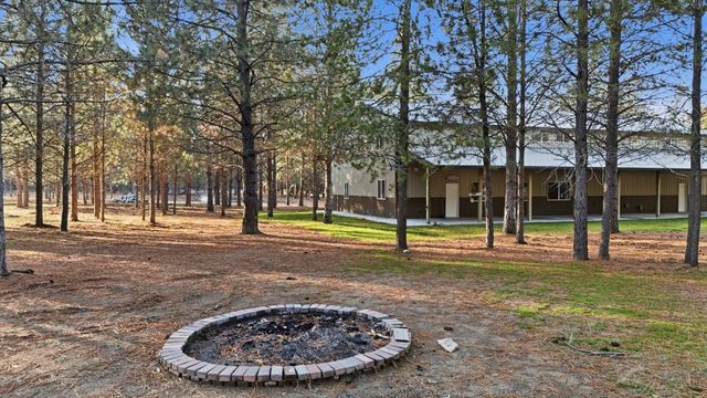 27501 N Bruce Rd, Chattaroy, WA 99003