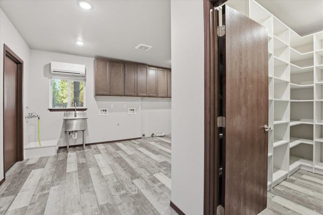 27501 N Bruce Rd, Chattaroy, WA 99003