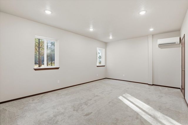 27501 N Bruce Rd, Chattaroy, WA 99003