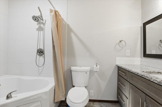 27501 N Bruce Rd, Chattaroy, WA 99003