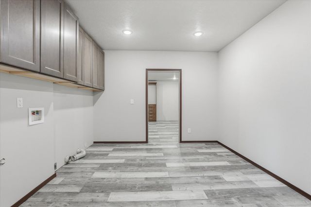 27501 N Bruce Rd, Chattaroy, WA 99003