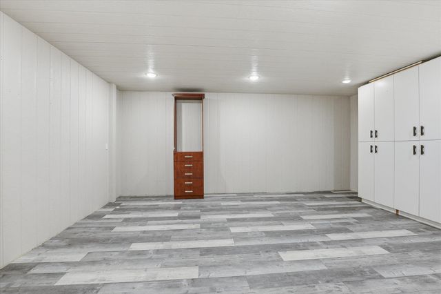 27501 N Bruce Rd, Chattaroy, WA 99003