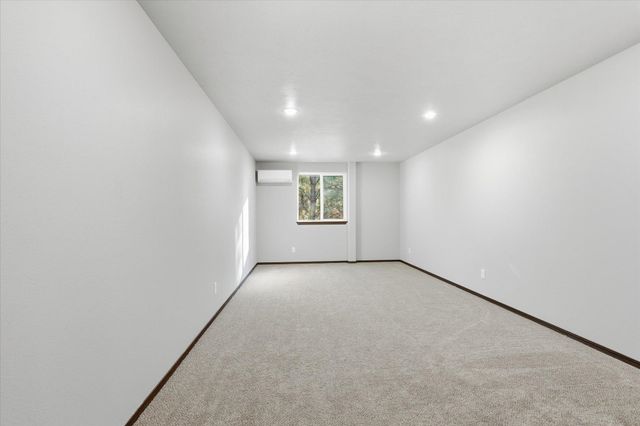 27501 N Bruce Rd, Chattaroy, WA 99003