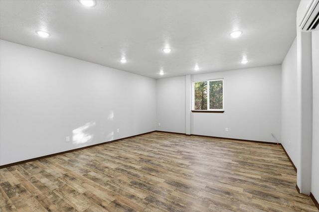 27501 N Bruce Rd, Chattaroy, WA 99003