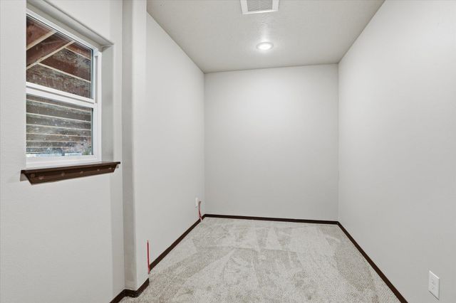 27501 N Bruce Rd, Chattaroy, WA 99003