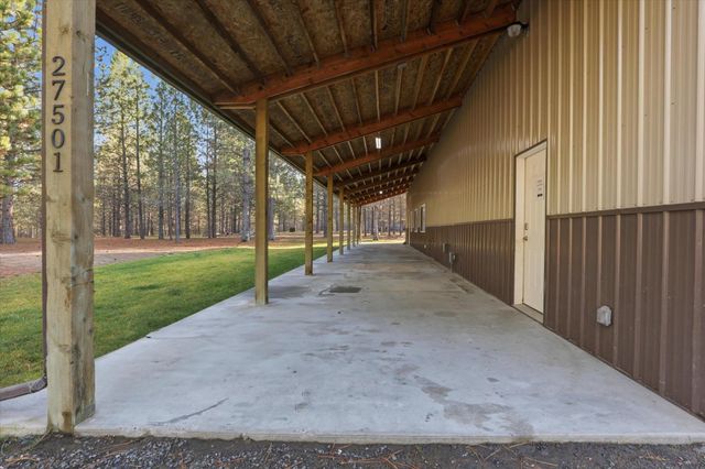 27501 N Bruce Rd, Chattaroy, WA 99003