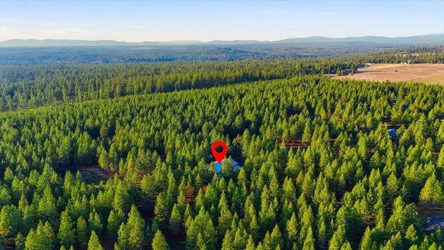 27501 N Bruce Rd, Chattaroy, WA 99003