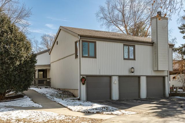 2046 26th Avenue NW, Rochester, MN 55901