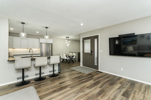 2046 26th Avenue NW, Rochester, MN 55901