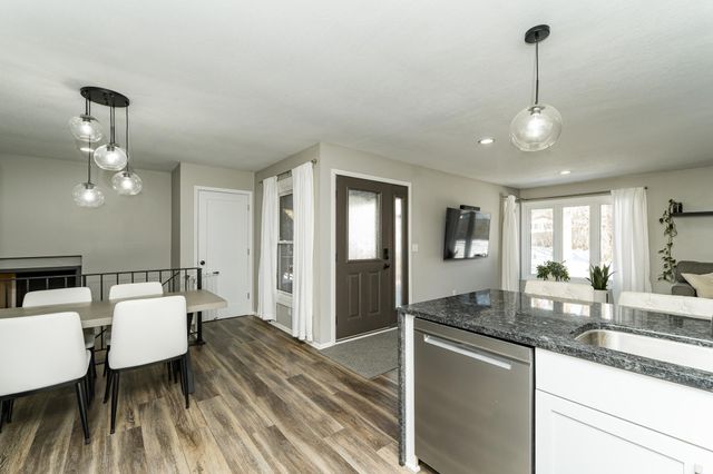 2046 26th Avenue NW, Rochester, MN 55901