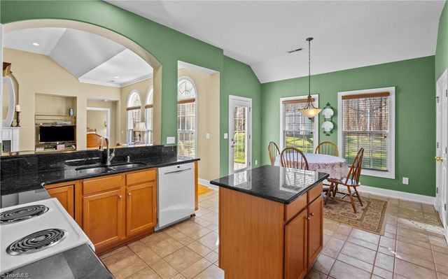 217 Harmon Ridge Lane, Kernersville, NC 27284