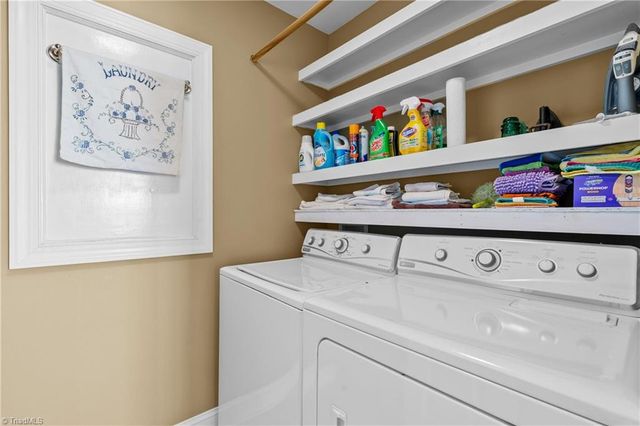 217 Harmon Ridge Lane, Kernersville, NC 27284