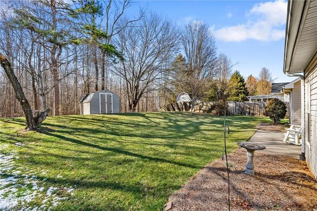 217 Harmon Ridge Lane, Kernersville, NC 27284