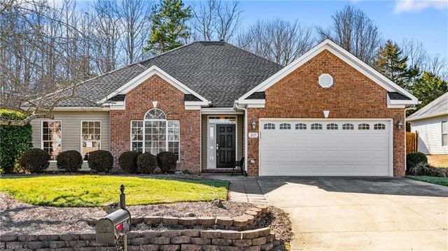 217 Harmon Ridge Lane, Kernersville, NC 27284