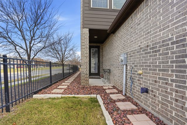 5585 Crosby Drive, North Richland Hills, TX 76180