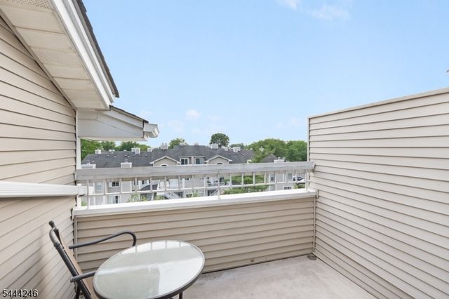 8 Bentley Court, Bedminster Twp., NJ 07921