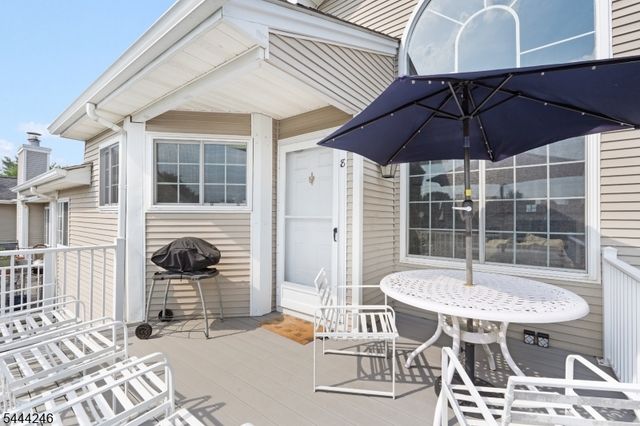 8 Bentley Court, Bedminster Twp., NJ 07921