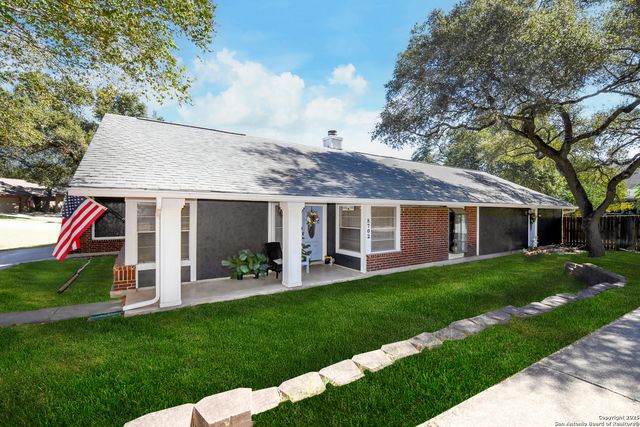 8702 N Collingwood, Universal City, TX 78148