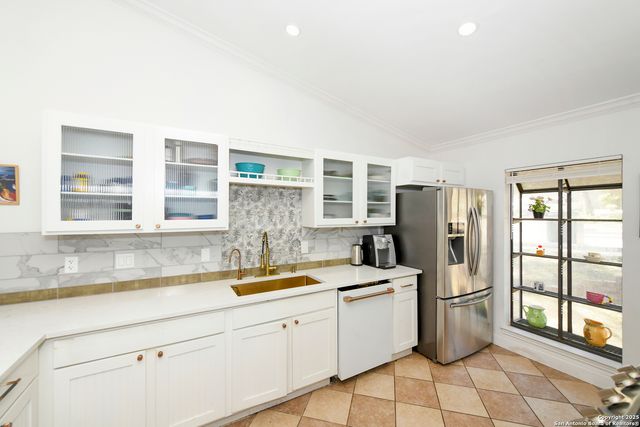 8702 N Collingwood, Universal City, TX 78148