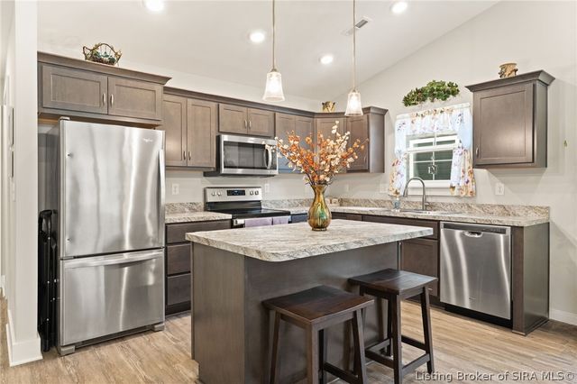 1945 Fisher Lane, Jeffersonville, IN 47130