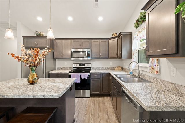 1945 Fisher Lane, Jeffersonville, IN 47130