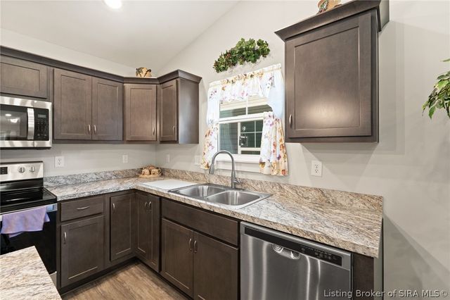 1945 Fisher Lane, Jeffersonville, IN 47130