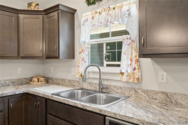 1945 Fisher Lane, Jeffersonville, IN 47130