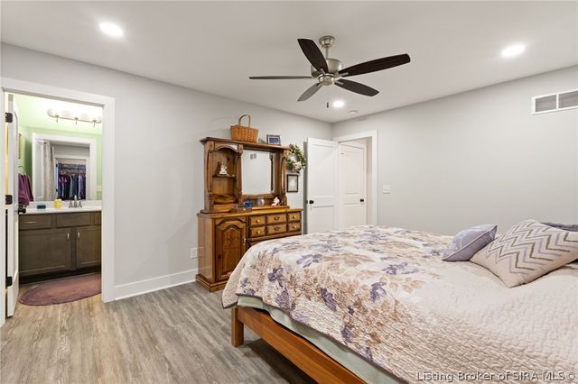 1945 Fisher Lane, Jeffersonville, IN 47130