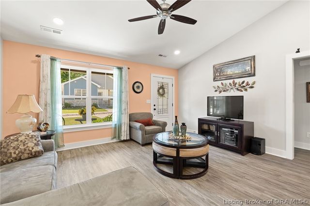 1945 Fisher Lane, Jeffersonville, IN 47130