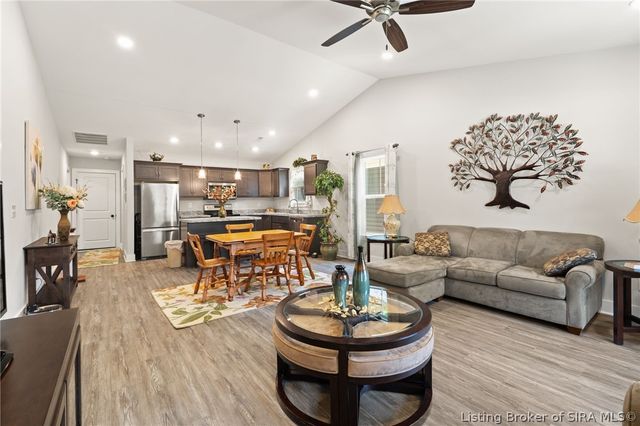 1945 Fisher Lane, Jeffersonville, IN 47130