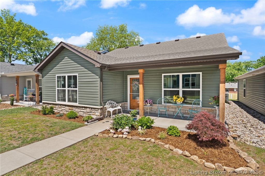 1945 Fisher Lane, Jeffersonville, IN 47130