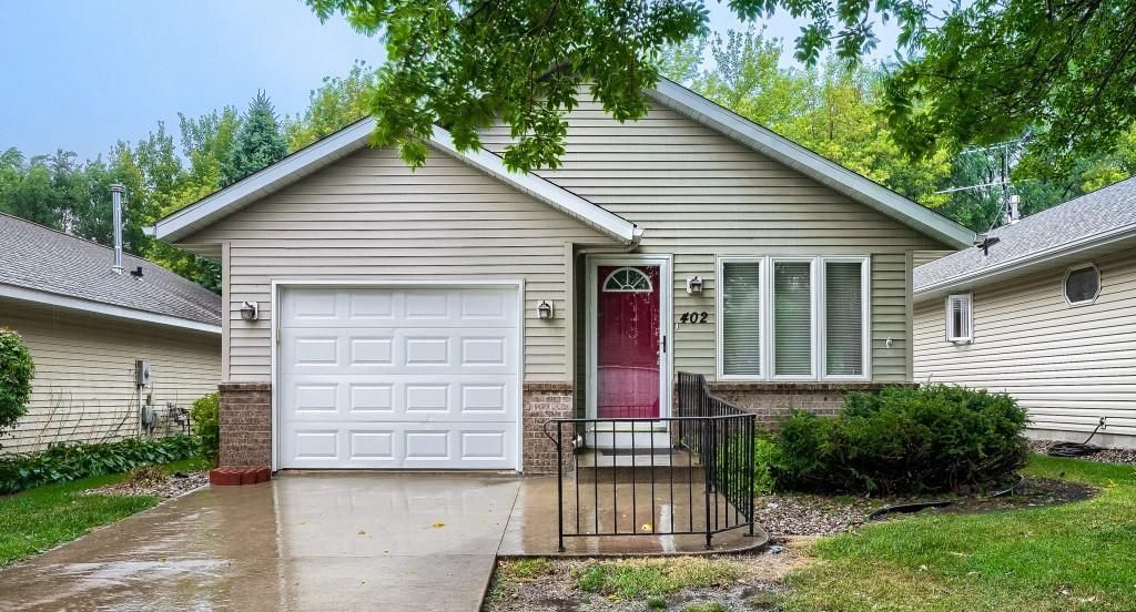 402 Lady Slipper Avenue NE, New Prague, MN 56071 — exterior