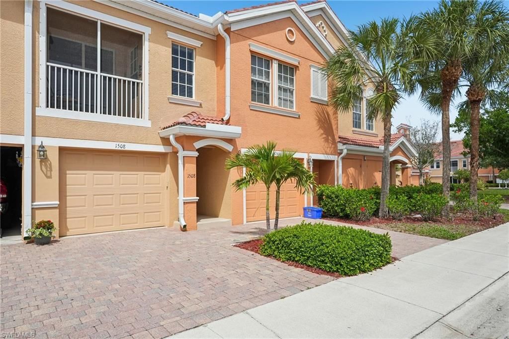 Image 2 of property listing at 1825 Concordia Lake CIR 1508, Cape Coral, FL 33909