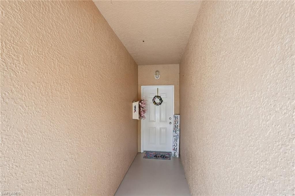 Image 20 of property listing at 1825 Concordia Lake CIR 1508, Cape Coral, FL 33909