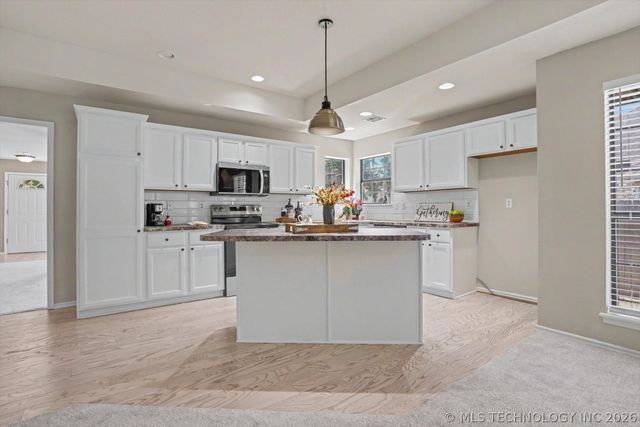 208 S Poplar Avenue, Broken Arrow, OK 74012