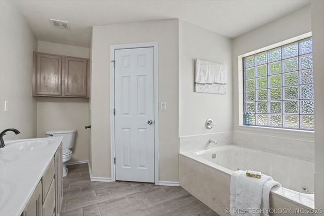 208 S Poplar Avenue, Broken Arrow, OK 74012