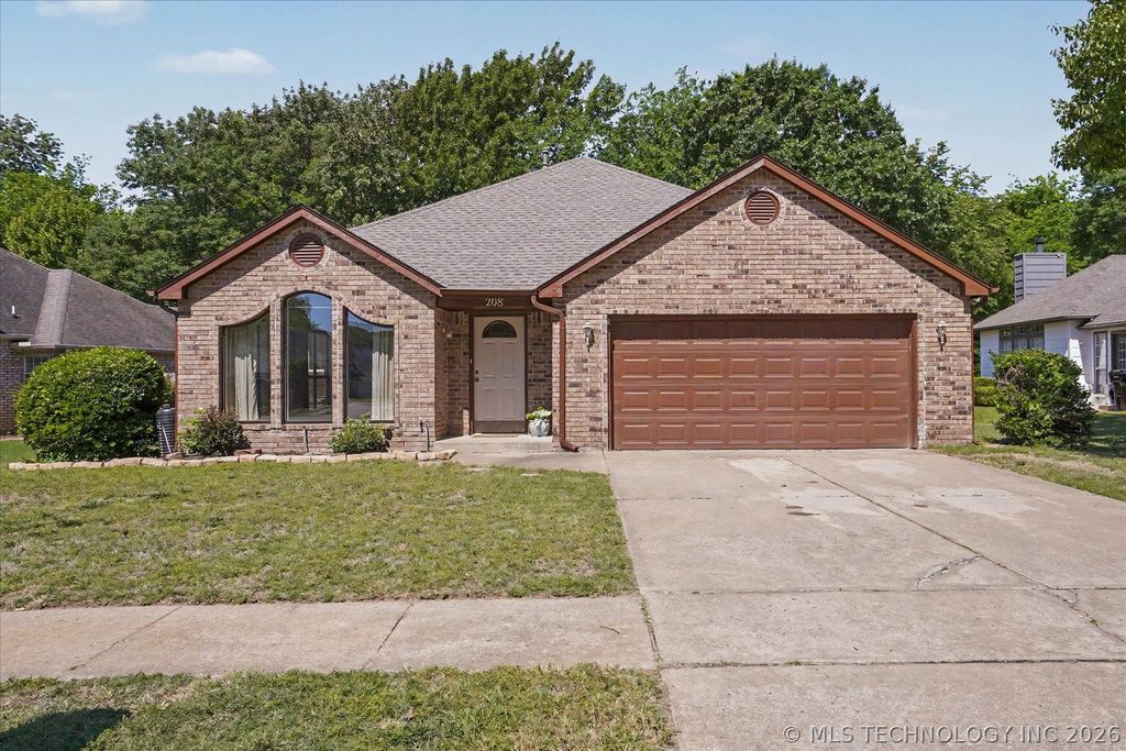 208 S Poplar Avenue, Broken Arrow, OK 74012
