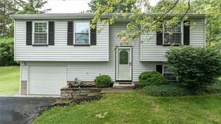 16 Falcon Drive, Henrietta, NY 14586