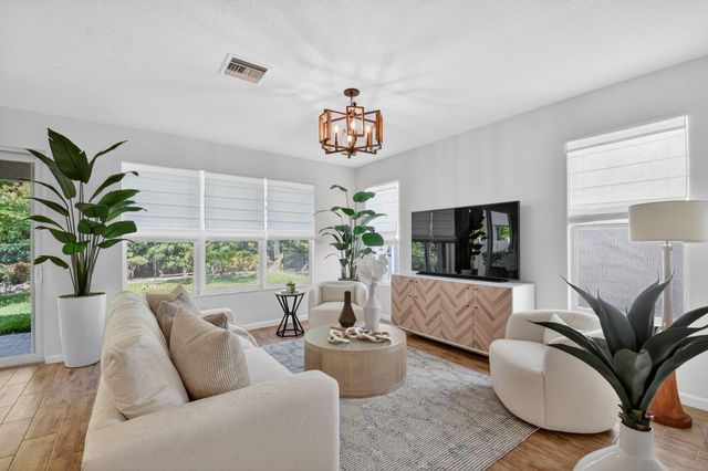 6680 Pointe Of Woods Drive, West Palm Beach, FL 33415