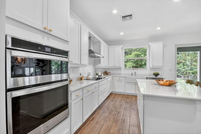 6680 Pointe Of Woods Drive, West Palm Beach, FL 33415
